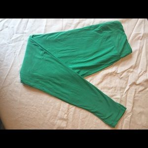 OS LuLaRoe leggings.
